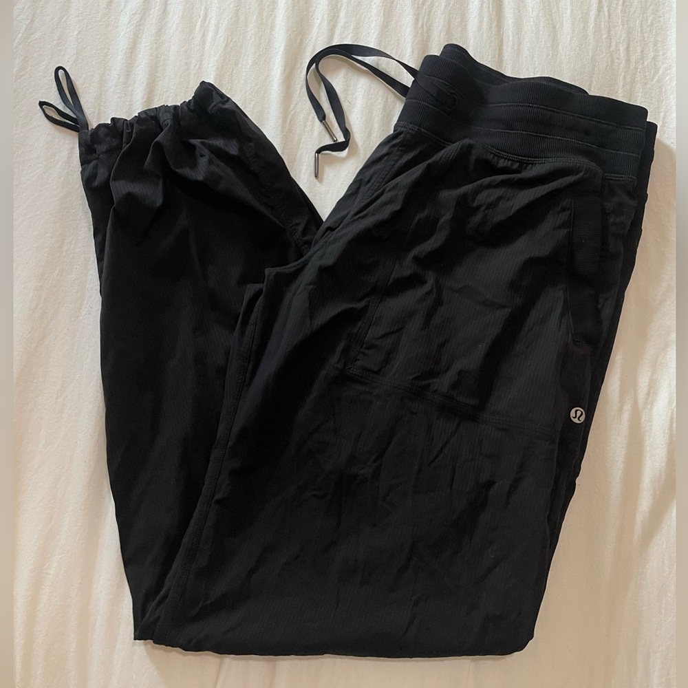 Lululemon black joggers